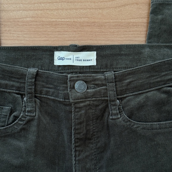 Gap True Skinny Corduroy Pants in Olive Green (Size 28 Tall) - Picture 4 of 8